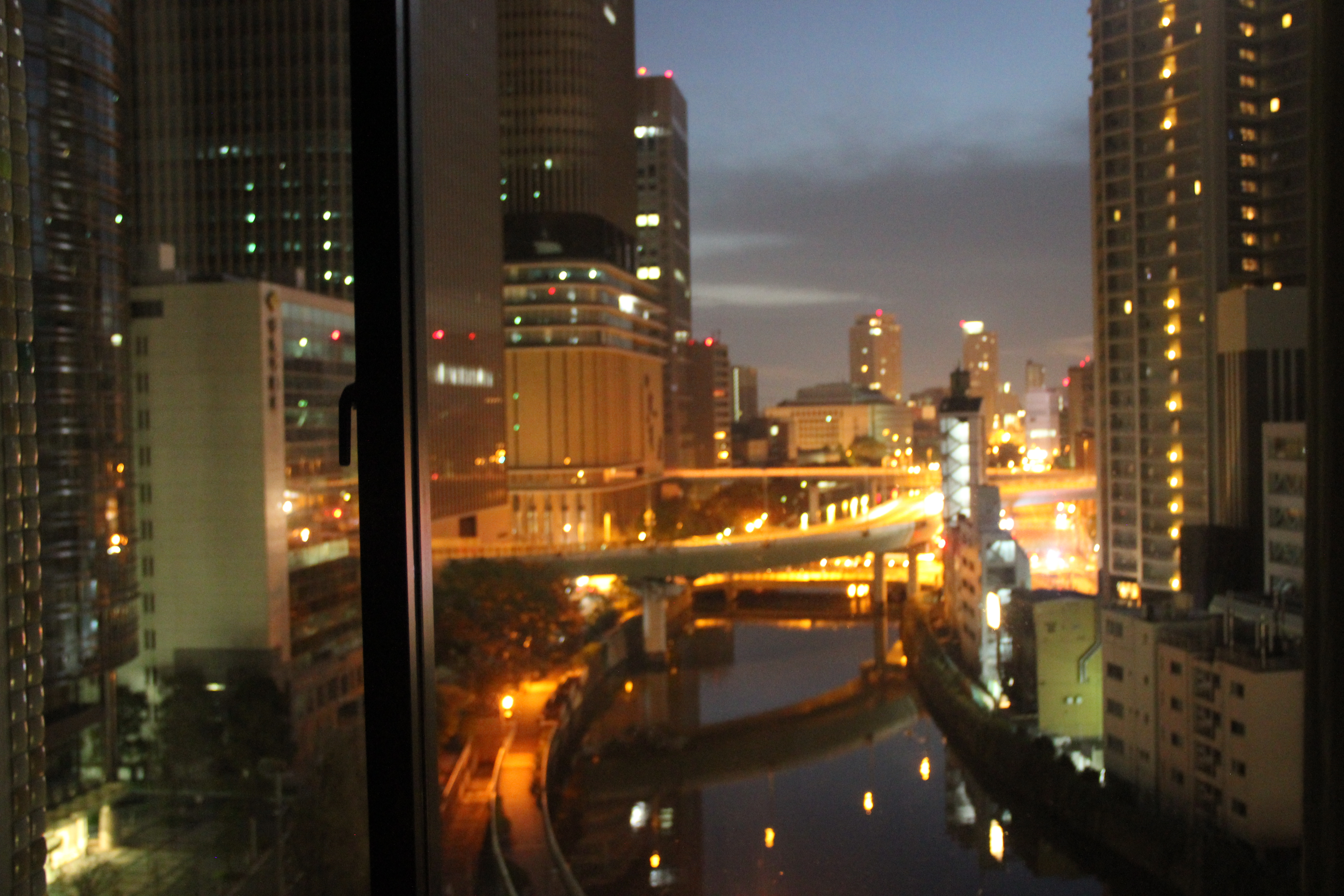 Les lumières d’Osaka depuis le Mitsui Garden Premier